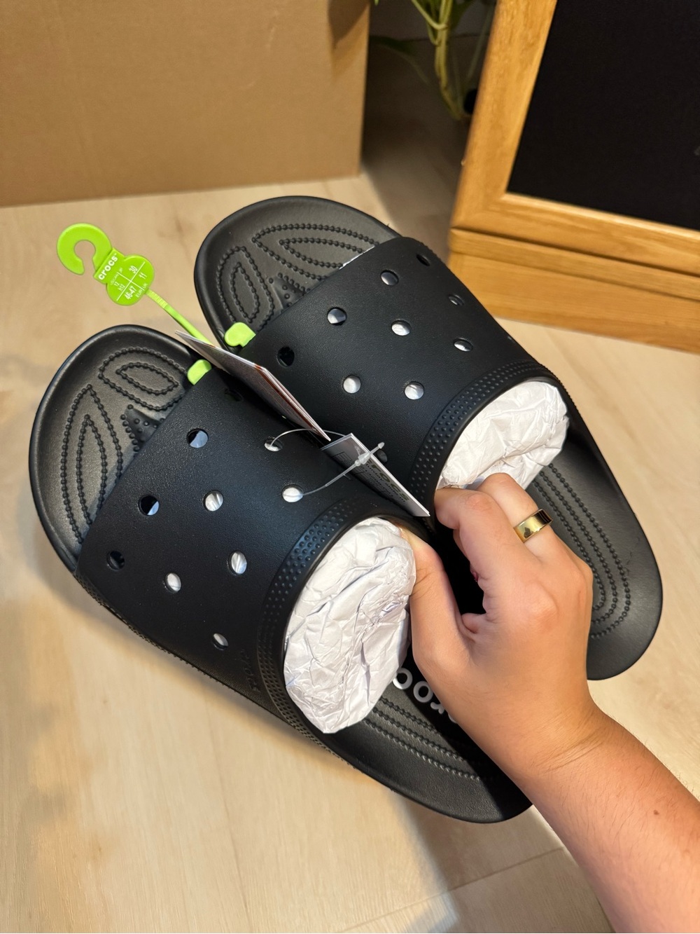 CROCS Black Saturday Slide M with Vent Holes